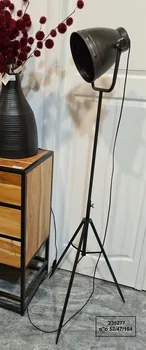 מנורת במאי מתכת